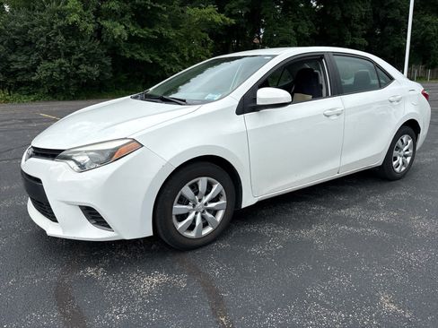 Used 2015 Toyota Corolla LE FWD image 1
