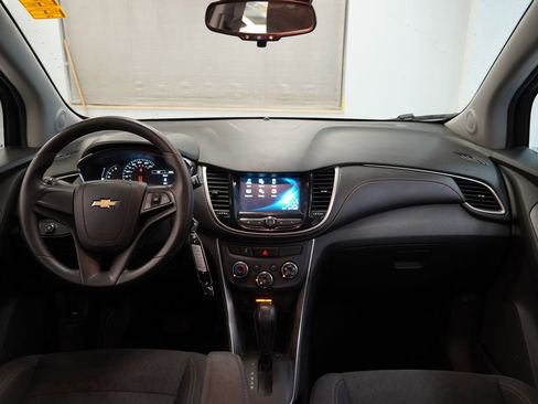 Used 2017 Chevrolet Trax LS FWD image 18
