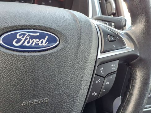 Used 2018 Ford Edge Titanium w/ Equipment Group 301A AWD/4WD image 22