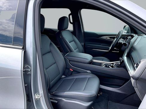 Used 2026 Chevrolet Traverse LT AWD/4WD image 8