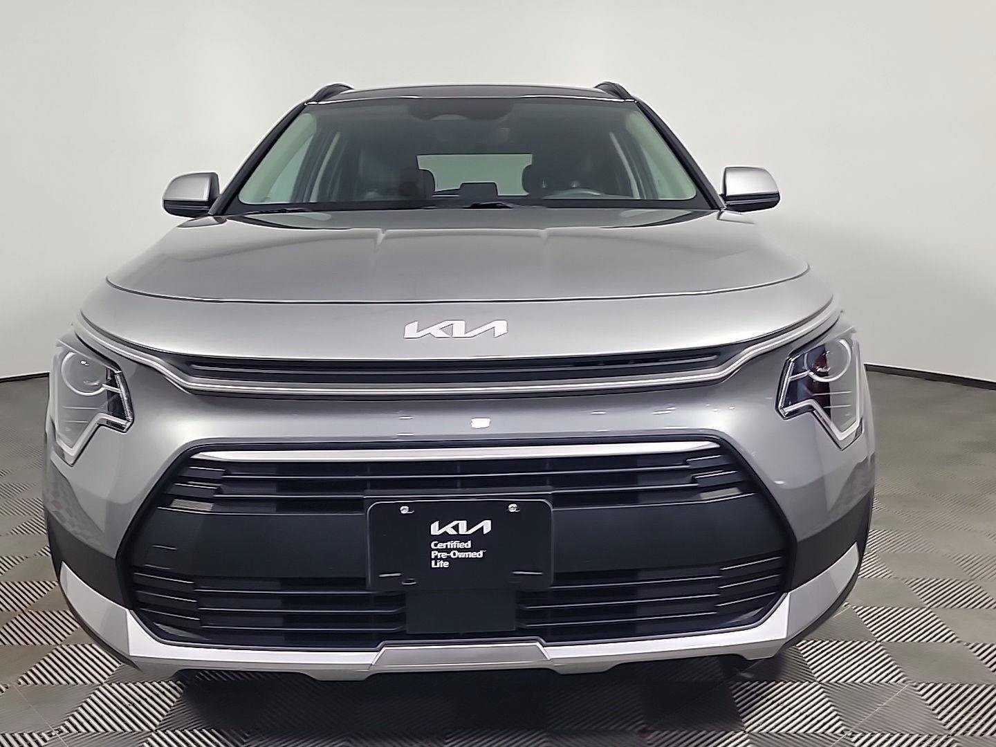 Certified 2024 Kia Niro EX FWD image 9