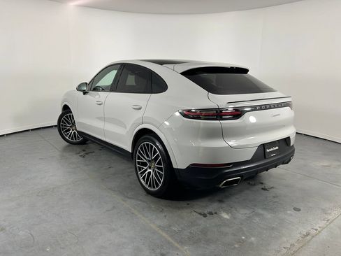 Certified 2023 Porsche Cayenne Coupe AWD/4WD image 3