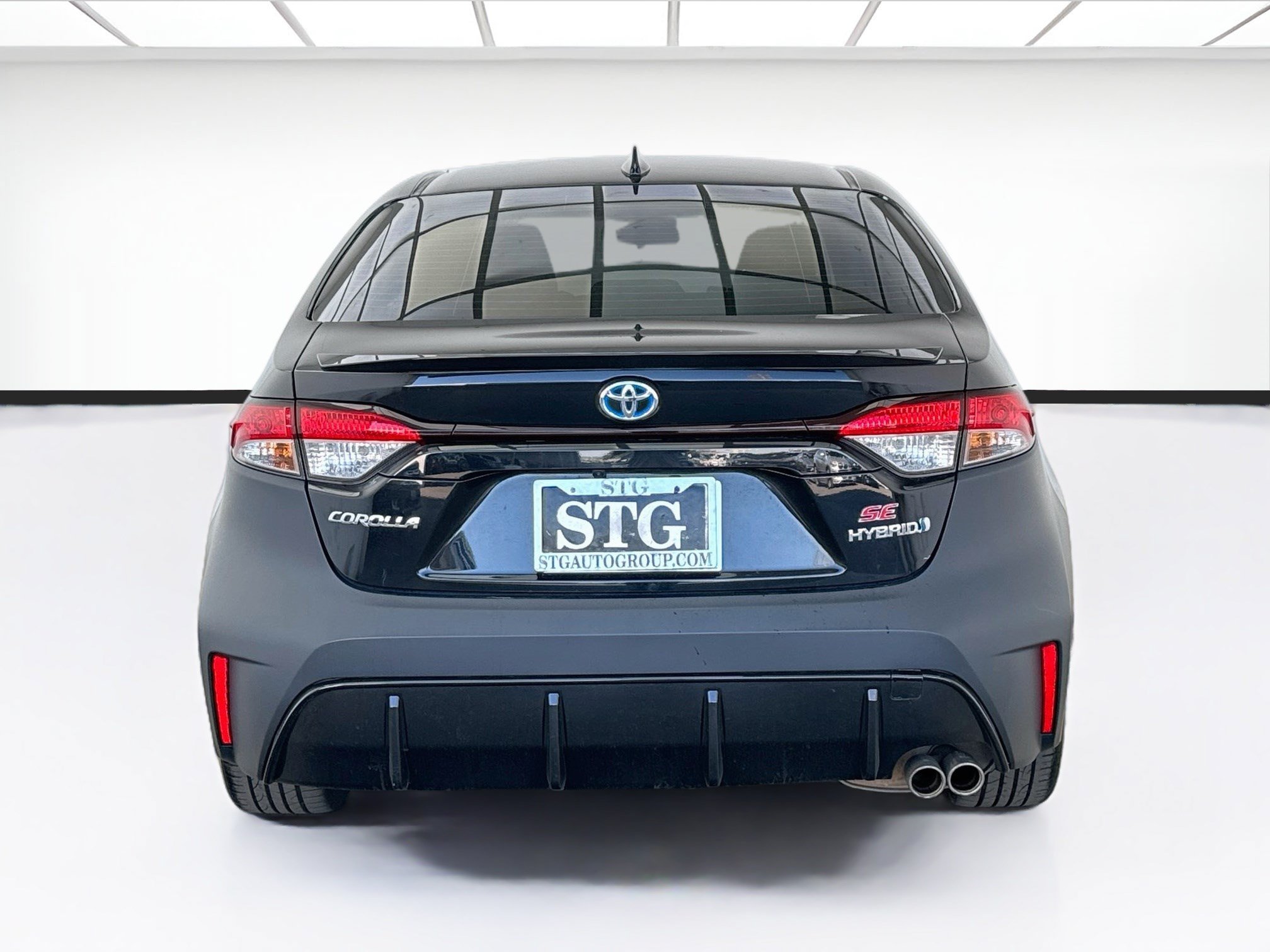 Used 2023 Toyota Corolla SE w/ SE Package FWD image 5