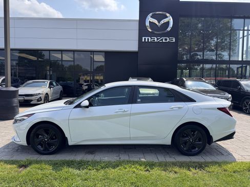 Used 2023 Hyundai Elantra SEL FWD image 4