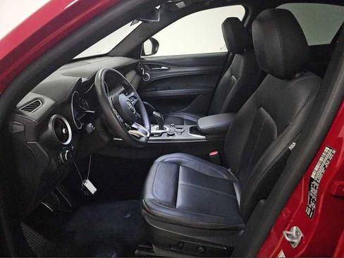 Used 2023 Alfa Romeo Stelvio Ti AWD/4WD image 5