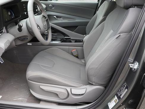 New 2026 Hyundai Elantra SEL Sport FWD image 11