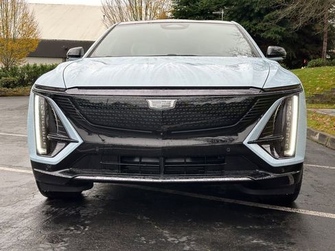 New 2025 Cadillac Lyriq Sport image 8