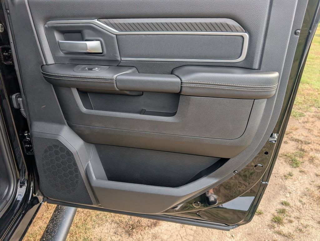 New 2026 RAM 3500 Big Horn AWD/4WD image 28