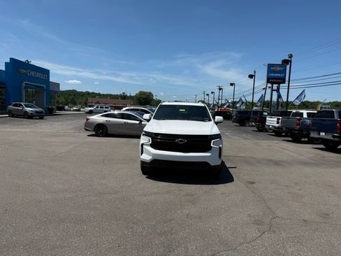 Used 2023 Chevrolet Tahoe RST AWD/4WD image 2