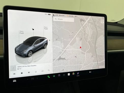 Used 2023 Tesla Model Y Long Range image 34