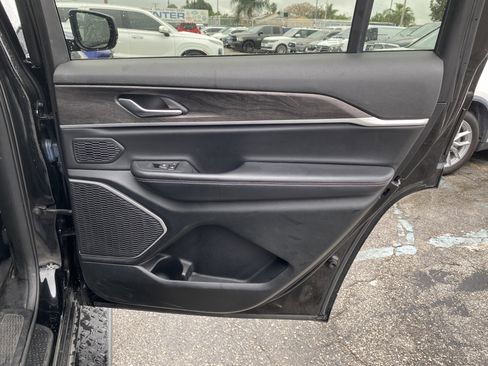 Used 2021 Jeep Grand Cherokee L Limited image 31