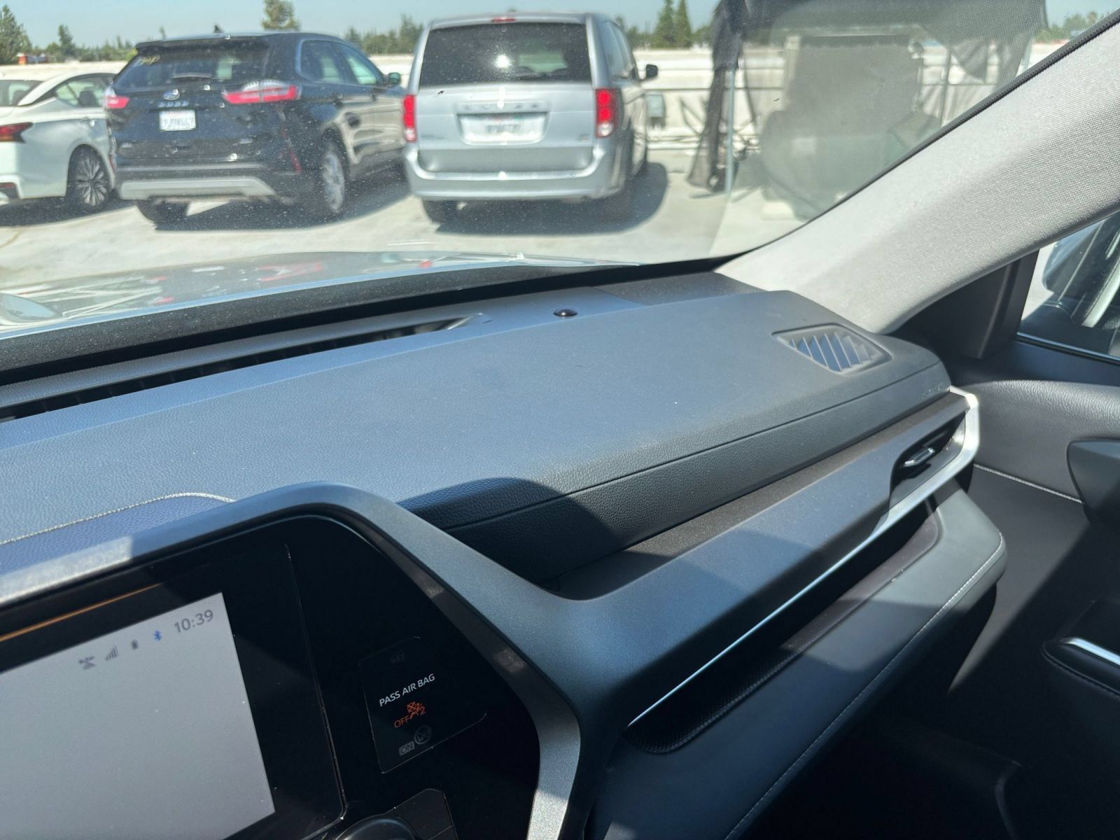 Used 2025 Toyota Highlander LE FWD image 35