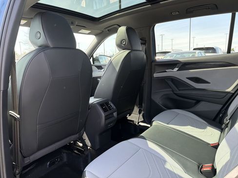 New 2026 Volkswagen Tiguan SE R-Line FWD image 13