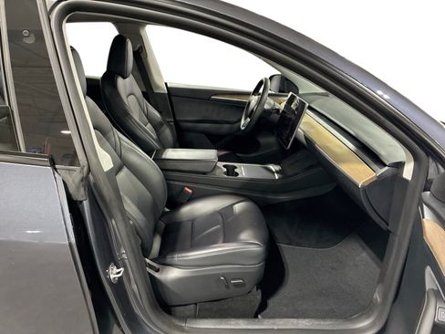 Certified 2023 Tesla Model Y Long Range AWD/4WD image 13