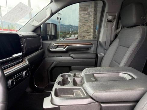 Used 2024 Chevrolet Silverado 2500 LT AWD/4WD image 17
