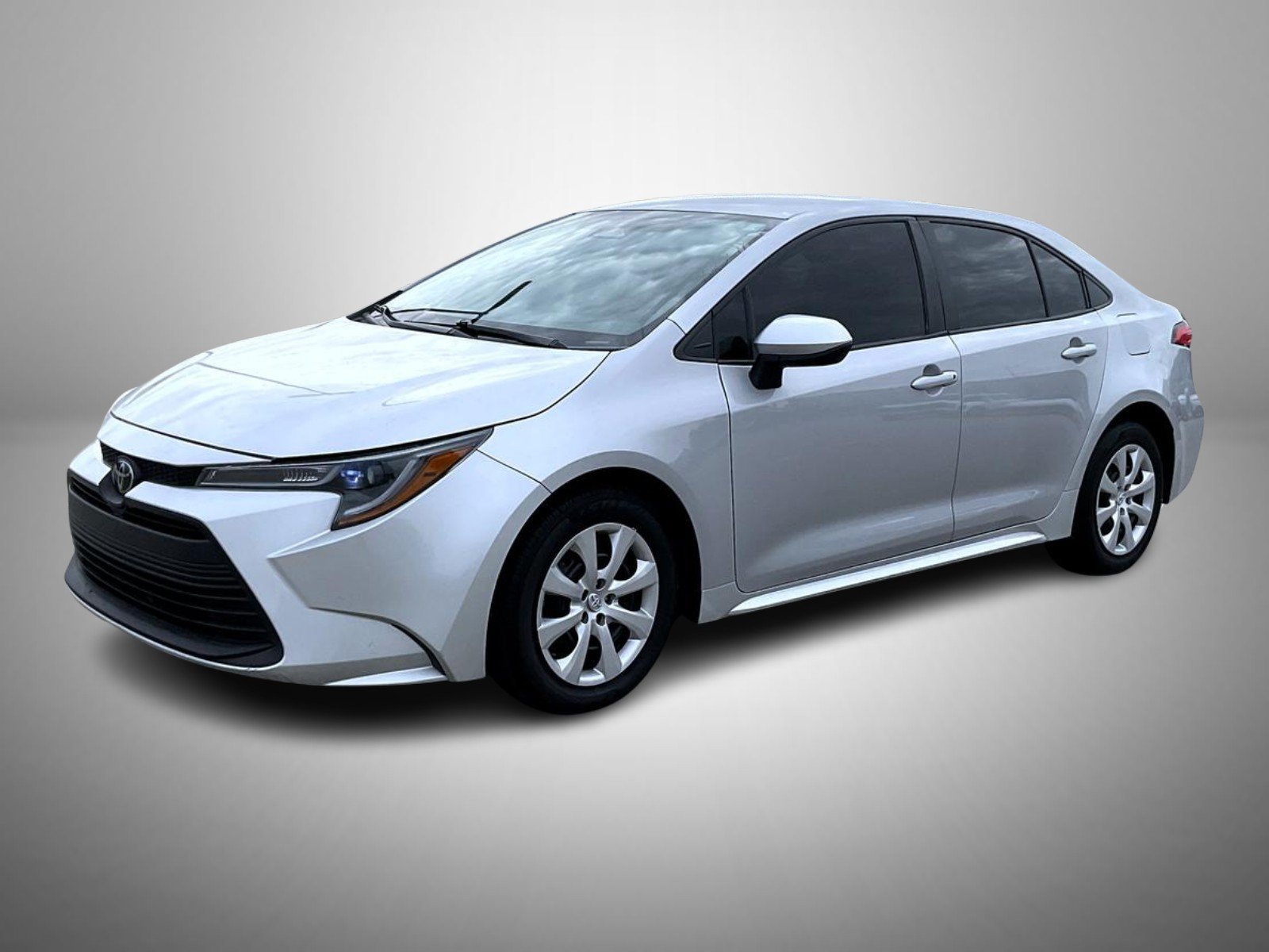 Used 2024 Toyota Corolla LE FWD image 1