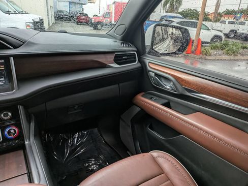 Used 2023 GMC Yukon XL Denali Ultimate AWD/4WD image 19