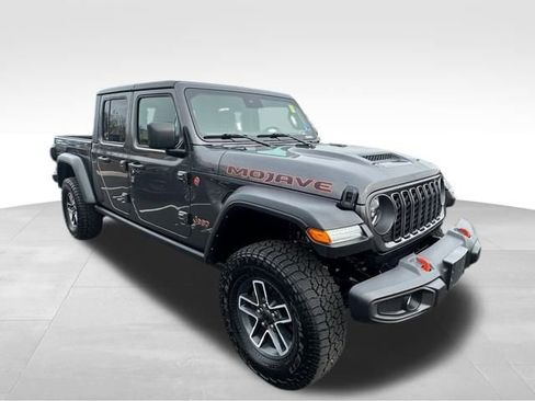 Used 2024 Jeep Gladiator Mojave w/ Safety Group image 11