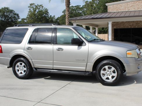 Used 2008 Ford Expedition XLT image 17