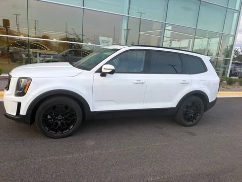 Certified 2022 Kia Telluride EX w/ EX Premium Package AWD/4WD image 2