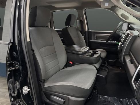 Used 2022 RAM 1500 Classic SLT image 28