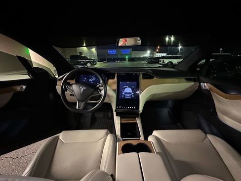 Used 2019 Tesla Model X Long Range image 4