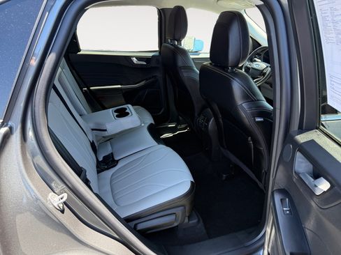 Certified 2025 Ford Escape SE w/ PHEV Premium Package FWD image 18