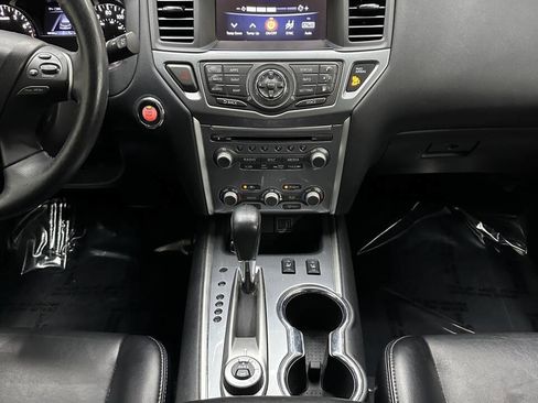 Used 2020 Nissan Pathfinder SL AWD/4WD image 29