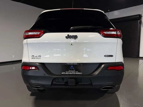 Used 2016 Jeep Cherokee Latitude w/ Comfort/Convenience Group AWD/4WD image 5