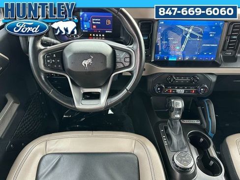 Used 2023 Ford Bronco Wildtrak image 14