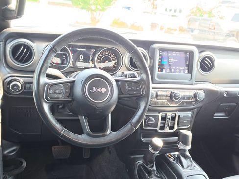 Used 2022 Jeep Wrangler Unlimited Sport AWD/4WD image 36