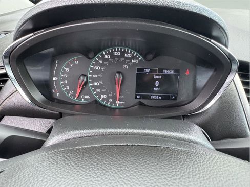 Used 2019 Chevrolet Trax LT w/ LT Convenience Package AWD/4WD image 16