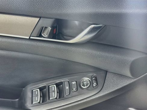 Used 2018 Honda Accord LX image 20
