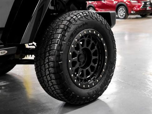 Used 2018 Jeep Wrangler Unlimited Sahara w/ Connectivity Group image 51