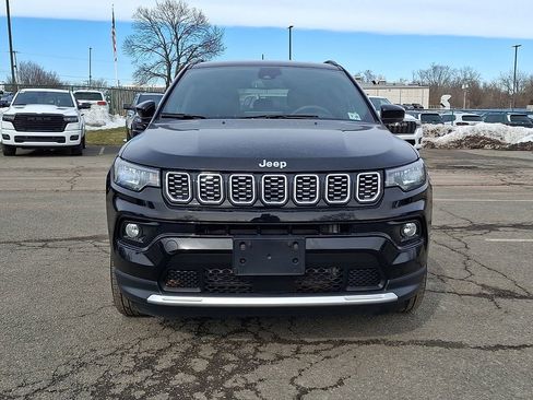 Used 2024 Jeep Compass Limited image 5