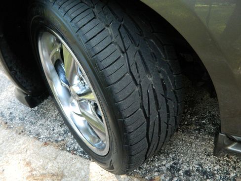 Used 2005 Ford Mustang GT Premium image 10