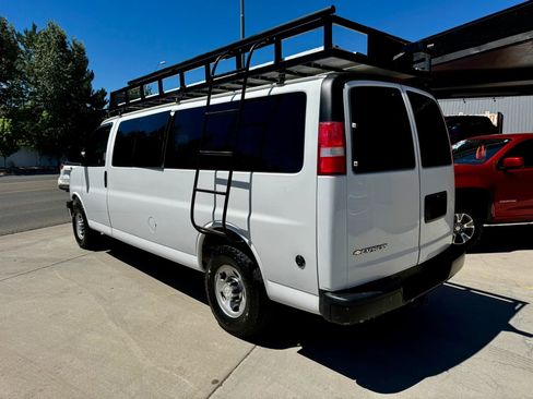 Used 2017 Chevrolet Express 3500 LT w/ LT Preferred Equipment Group RWD image 7