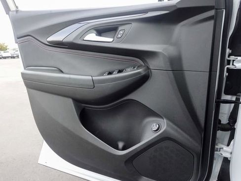 Used 2023 Chevrolet TrailBlazer RS w/ Sun and Liftgate Package image 23