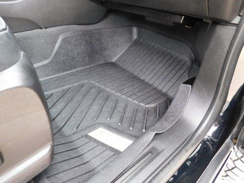 Used 2019 Chevrolet Colorado Z71 w/ Z71 Midnight Edition image 28