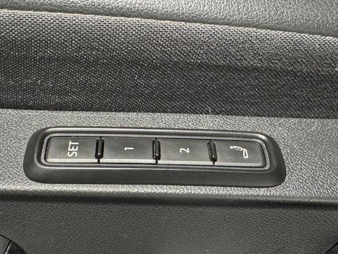 Used 2021 Volkswagen ID.4 Pro S w/ Gradient Package image 15