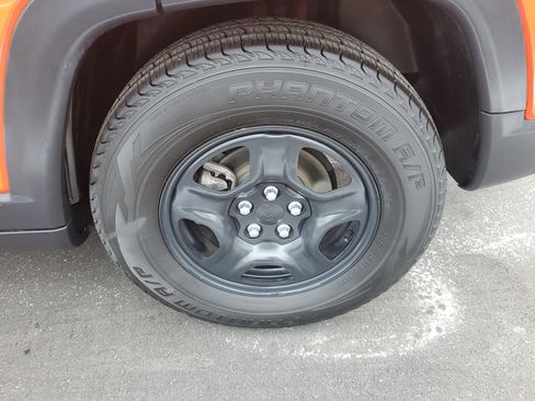 Used 2019 Jeep Compass Sport w/ Tech Group image 5