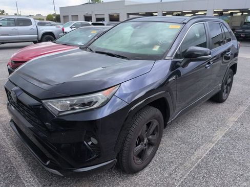 Used 2020 Toyota RAV4 XSE AWD/4WD image 2