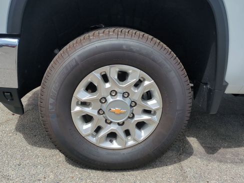 New 2025 Chevrolet Silverado 2500 LT AWD/4WD image 6