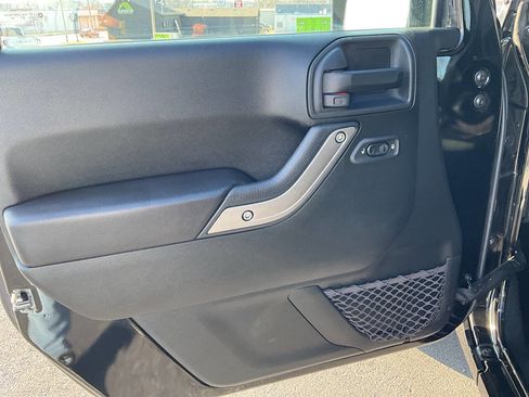 Used 2018 Jeep Wrangler Sport image 26
