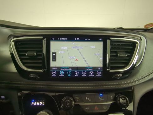 Used 2020 Chrysler Pacifica Limited w/ Advanced Safetytec Group image 23