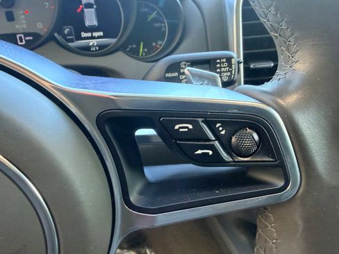 Used 2016 Porsche Cayenne S AWD/4WD image 18