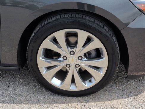 Used 2017 Chevrolet Malibu Premier FWD image 13
