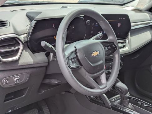 Used 2025 Chevrolet TrailBlazer LT AWD/4WD image 15