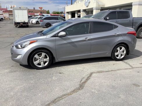 Used 2013 Hyundai Elantra GLS w/ Preferred Pkg FWD image 18