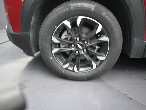 Used 2021 Chevrolet TrailBlazer LT w/ Convenience Package FWD image 9
